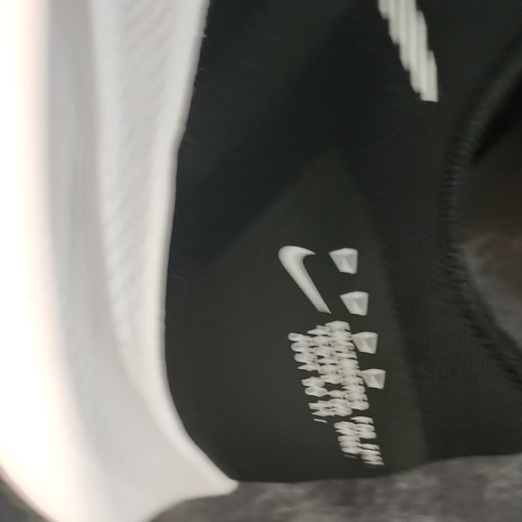 Nike Men's Black Running Shoes - Picture 8 of 10